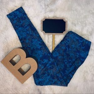 Feeling Blu | LULAROE LEGGINGS